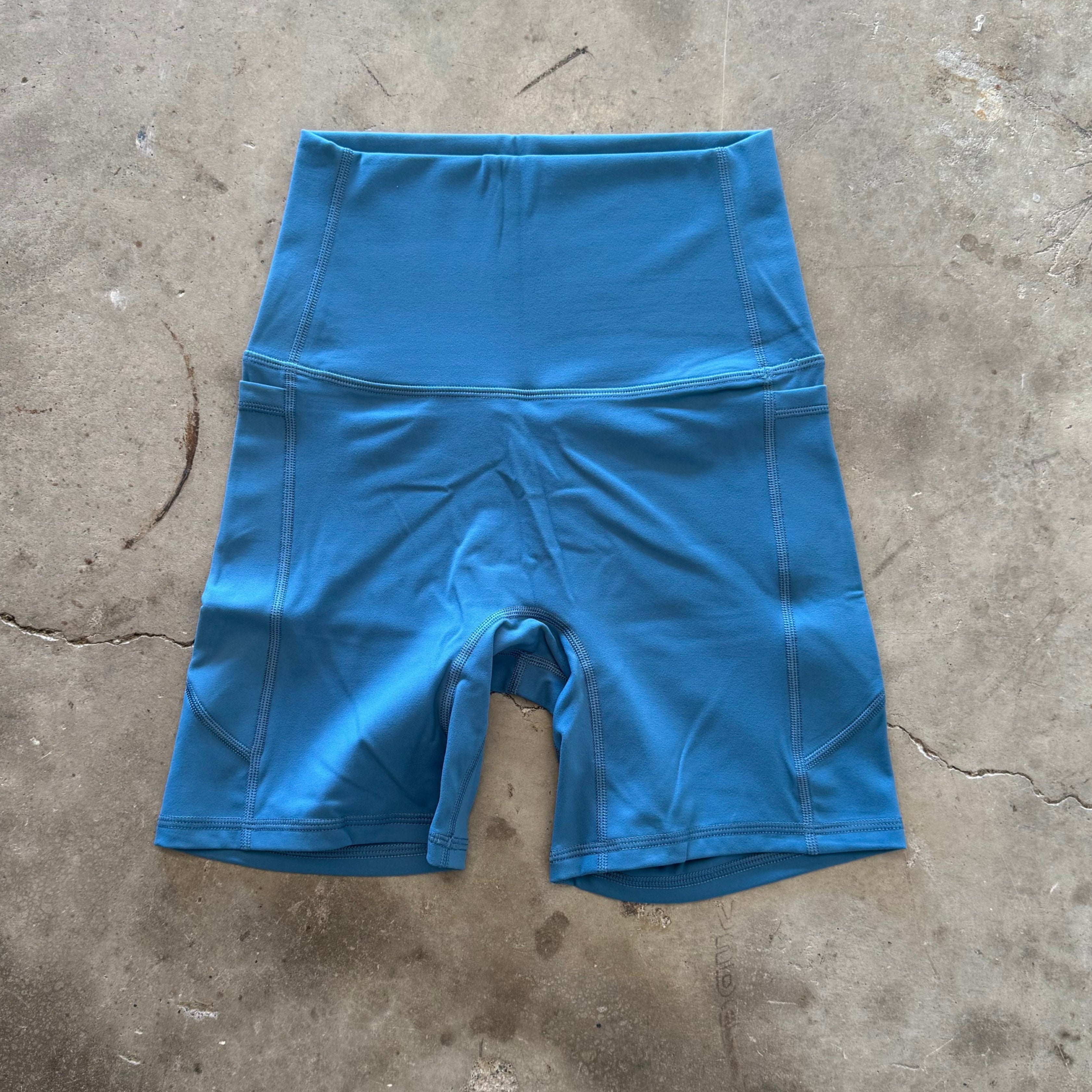 Pace Mid Short (Black, Steele Blue)